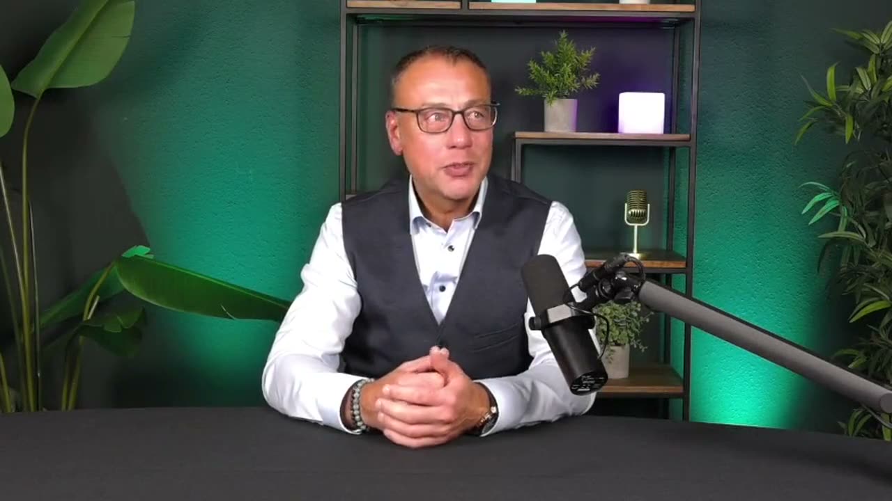 Lars Wollborn im AREO Podcast Studio Düsseldorf